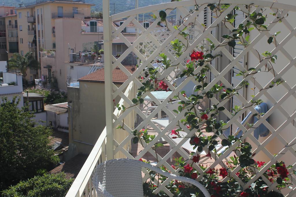 B&B Il Giglio Bianco Sorrento Szoba fotó